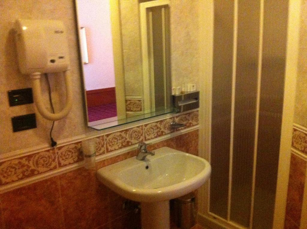 Hotel Impero Brescia Cameră foto